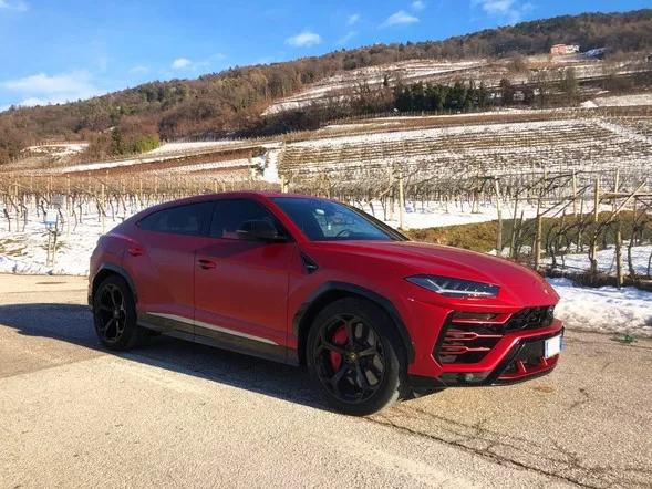 Lamborghini Urus rossa